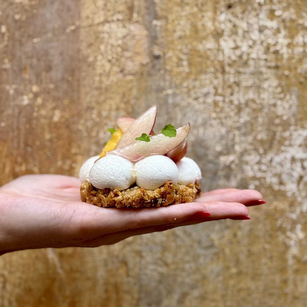 Tartelette pêche–granola
